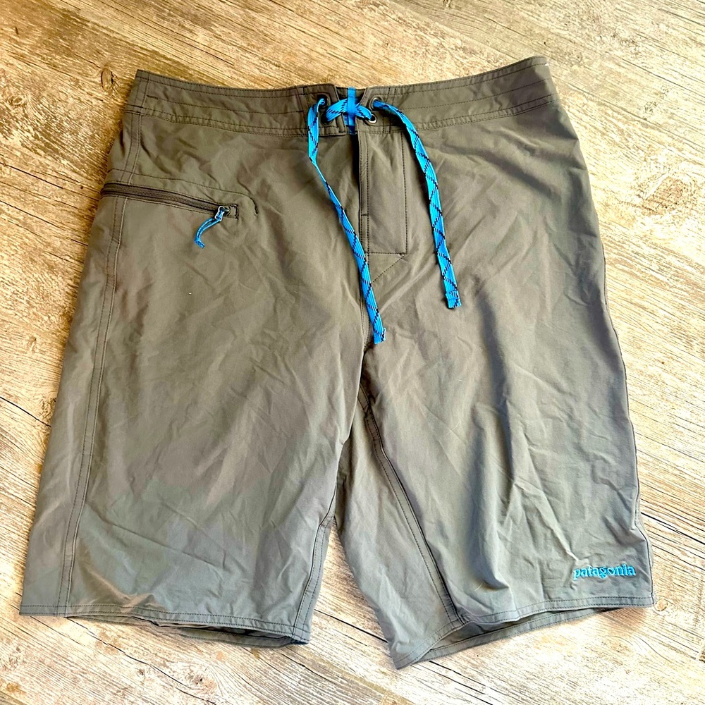 Men’s Patagonia board shorts 32 bundle